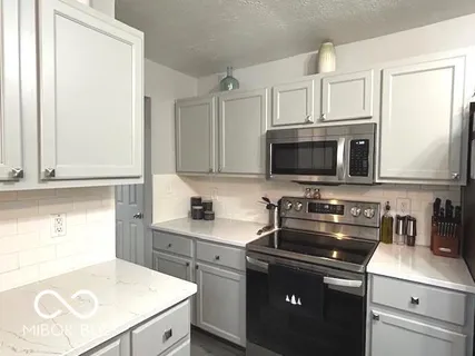 $240,000 | 122 South 5th Avenue, Beech Grove, IN 46107