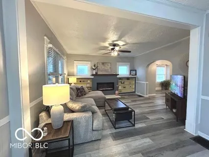 $240,000 | 122 South 5th Avenue, Beech Grove, IN 46107