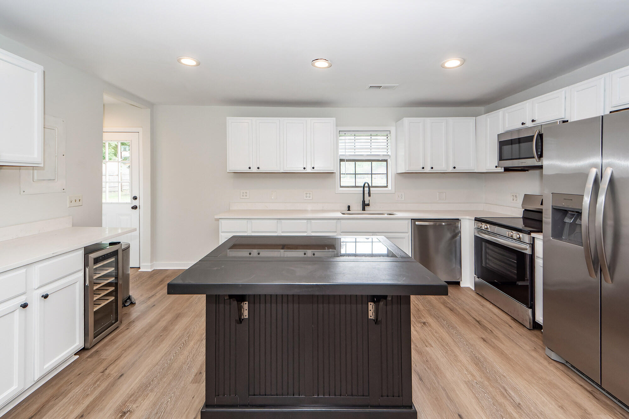 521 Savannah Road Ladson, SC 29456 - Photo 3 of 22 07