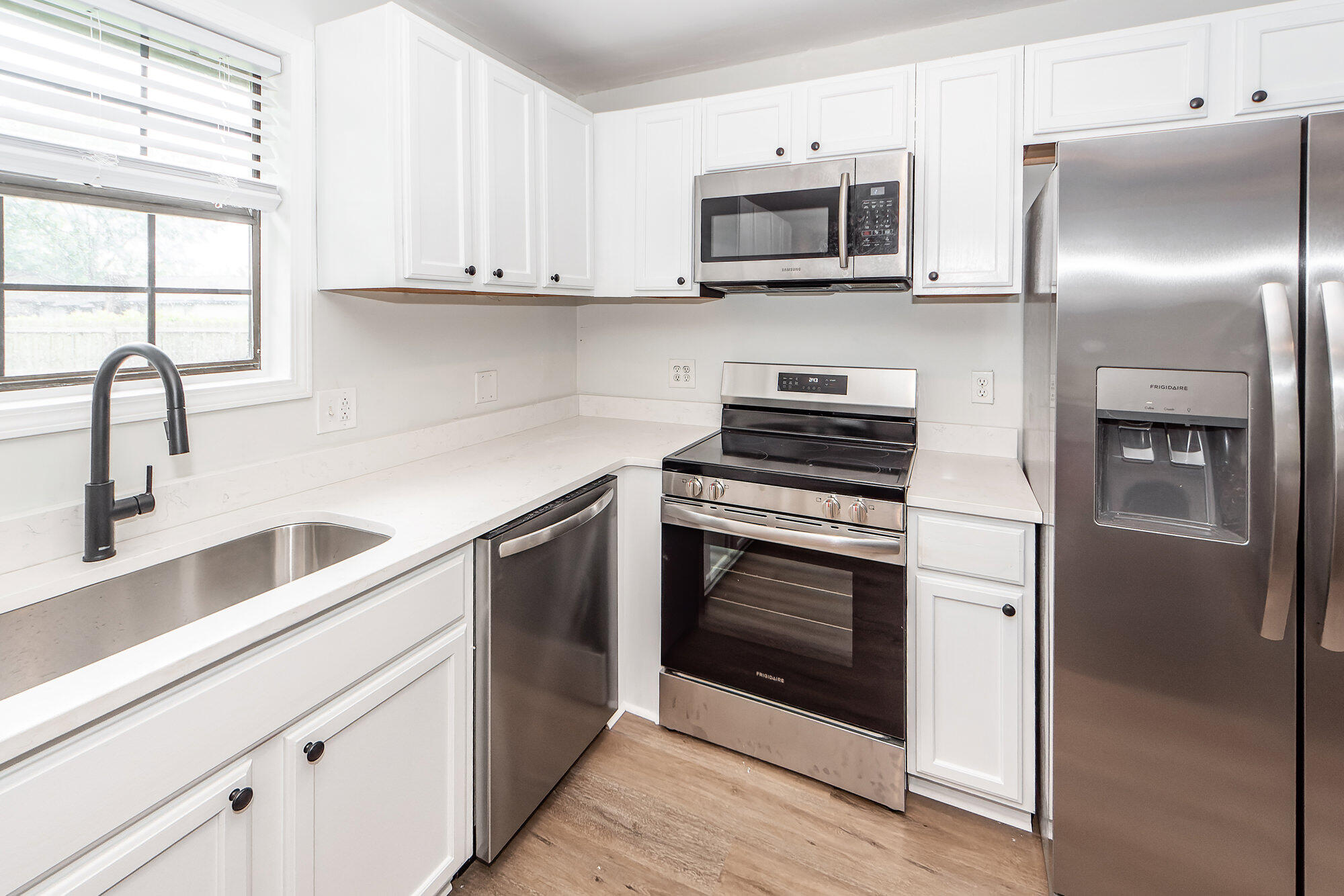 521 Savannah Road Ladson, SC 29456 - Photo 6 of 22 13