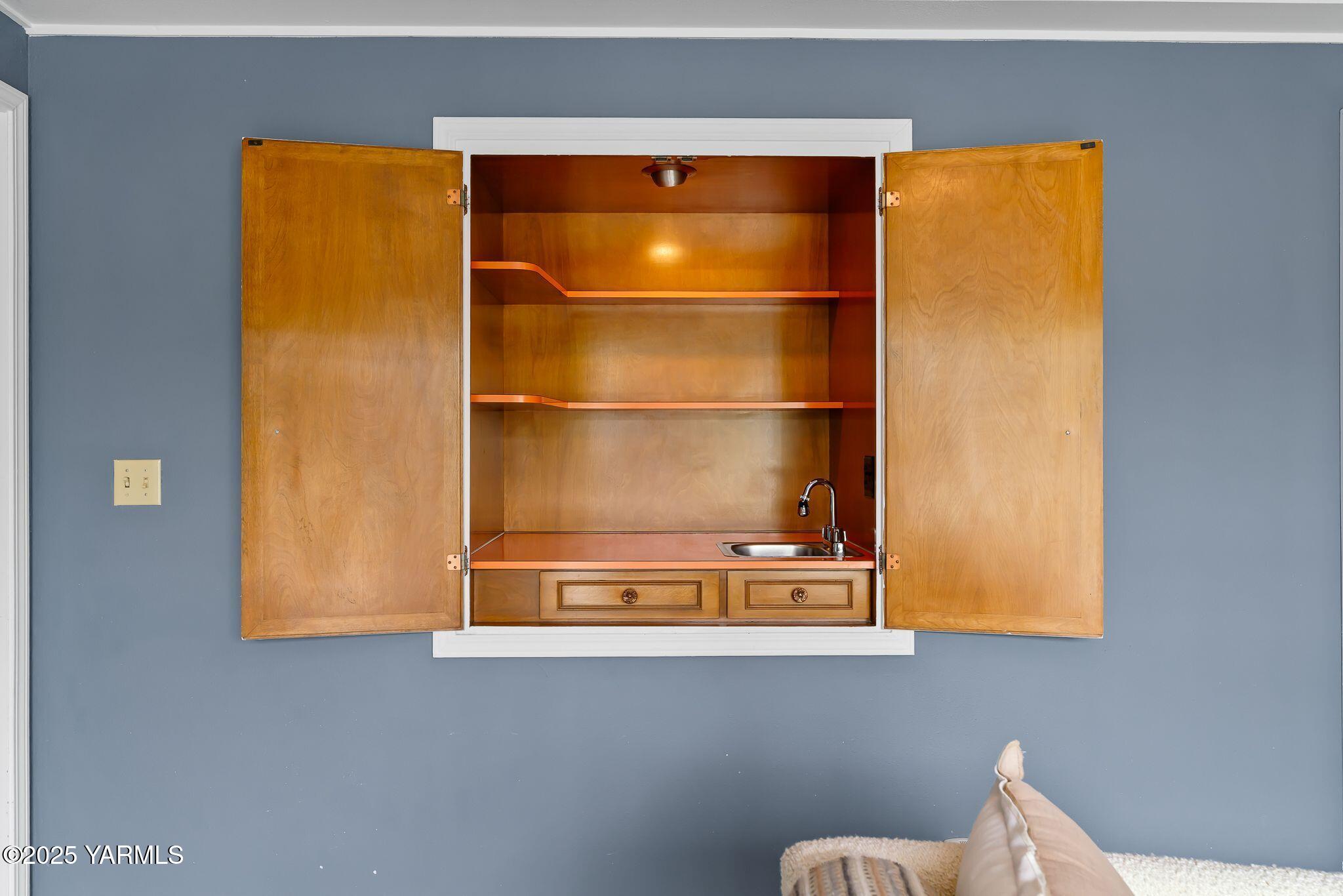 3609 Richey Road Yakima, WA 98902 - Photo 11 of 33 a room with storage