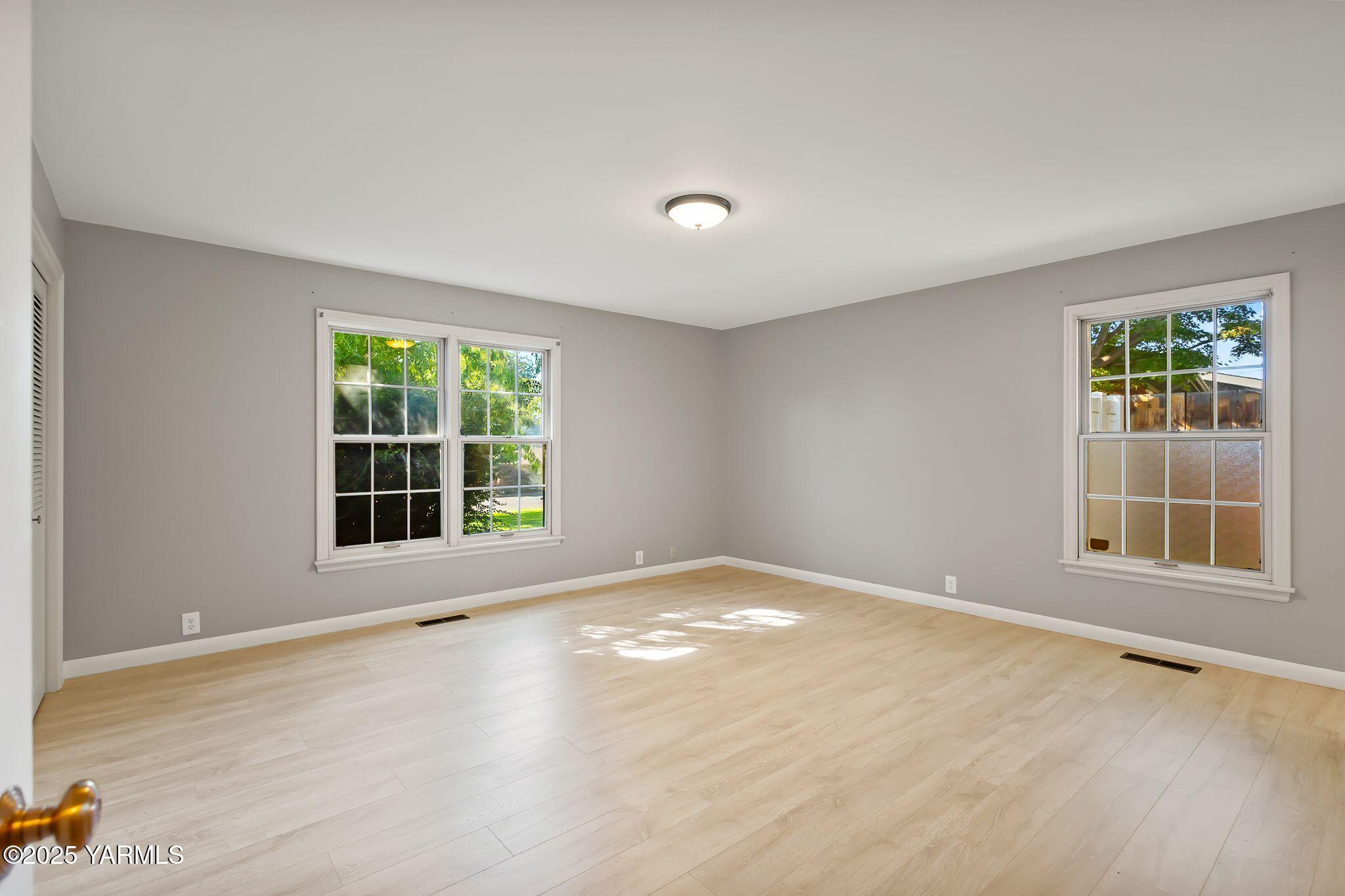 3609 Richey Road Yakima, WA 98902 - Photo 21 of 33 a view of an empty room with a window