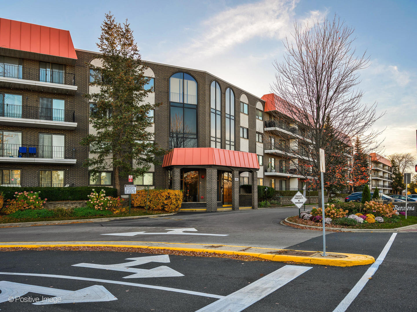 4901 Golf Road, Unit 407 Skokie, IL 60077 - Photo 2 of 20