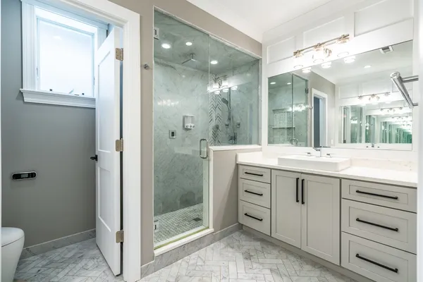 $1,400,000 | 729 West Barry Avenue, Unit 1, Chicago, IL 60657