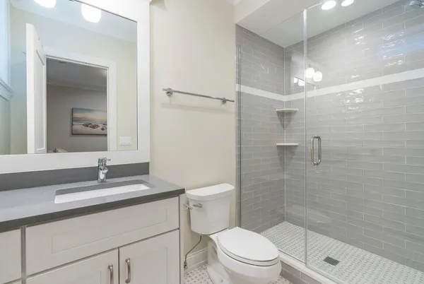 $1,400,000 | 729 West Barry Avenue, Unit 1, Chicago, IL 60657