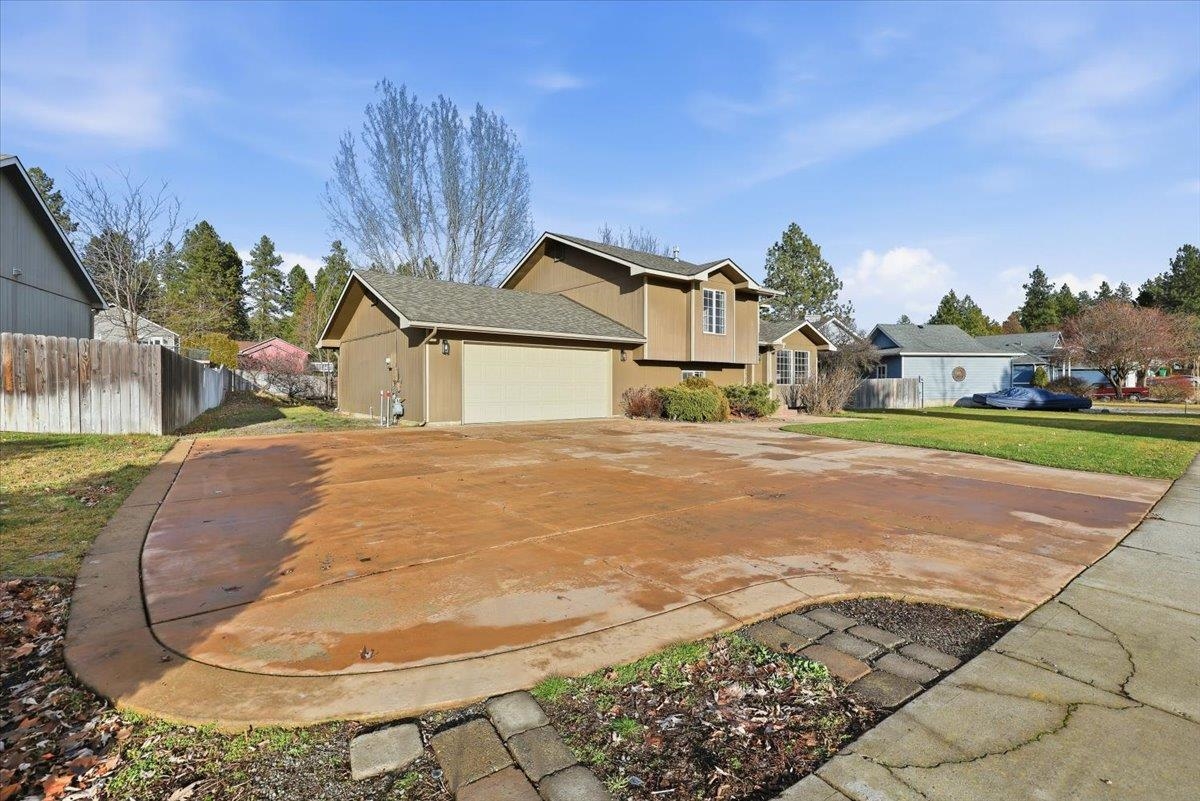 305 East Midway Road Colbert, WA 99005 - Photo 2 of 44