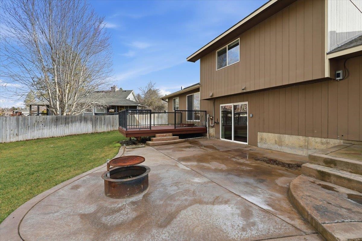 305 East Midway Road Colbert, WA 99005 - Photo 33 of 44