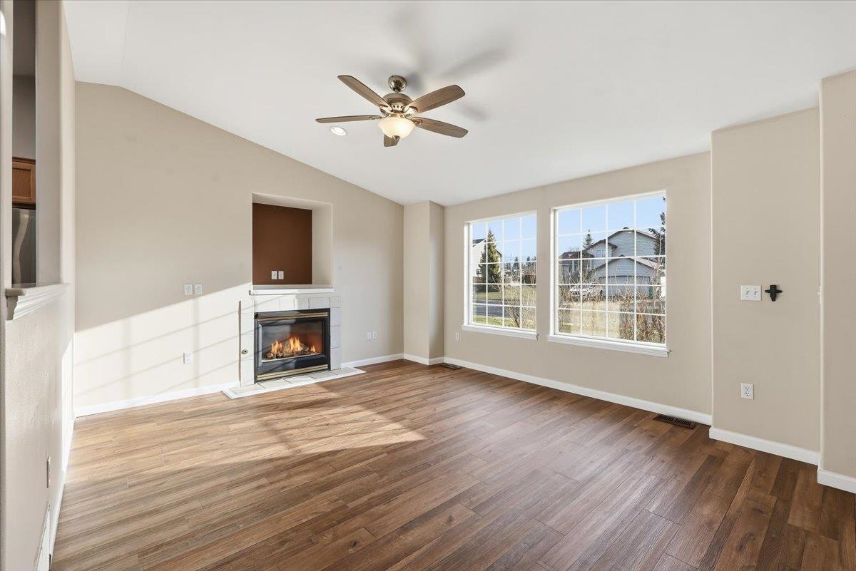 305 East Midway Road Colbert, WA 99005 - Photo 6 of 44