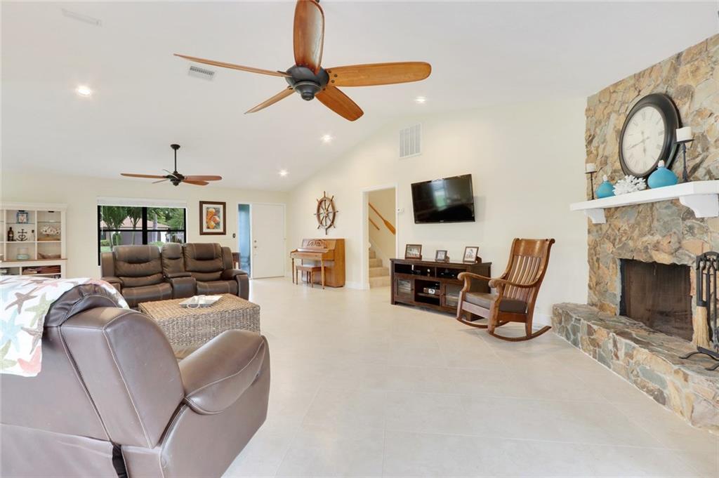 4999 Southeast Pine Ridge Way Stuart, FL 34997 - Photo 7 of 27 Gallery Image 7