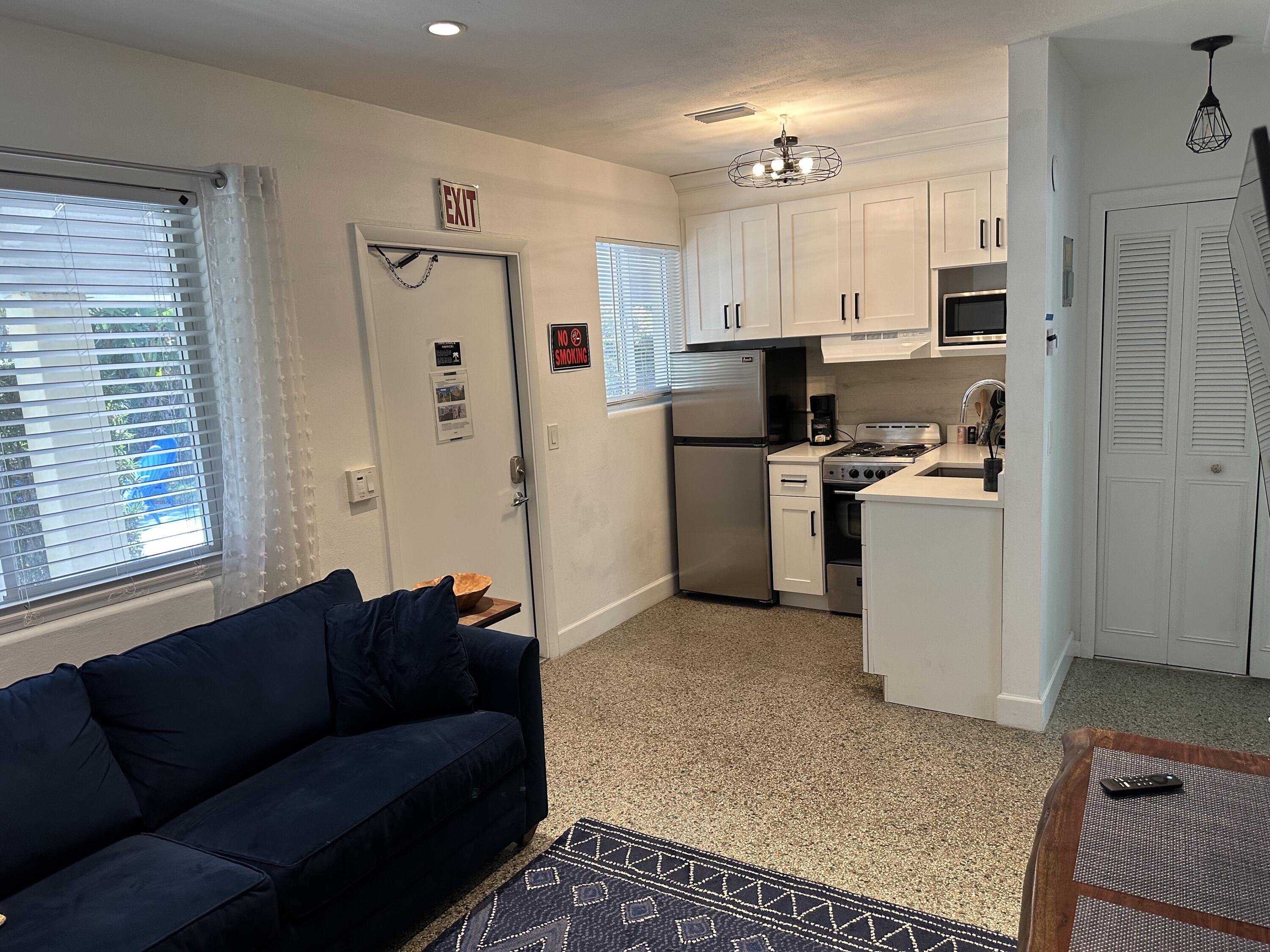 1258 Beach Road, Unit 6 Singer Island, FL 33404 - Photo 5 of 15 1258 Beach - Unit 6 - 04
