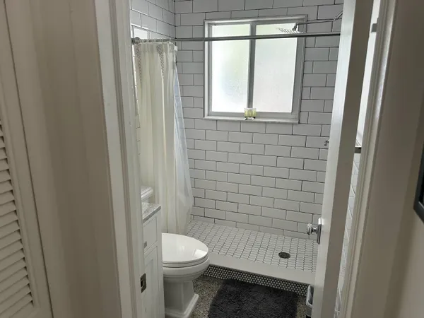 $1,870 | 1258 Beach Road, Unit 6, Singer Island, FL 33404