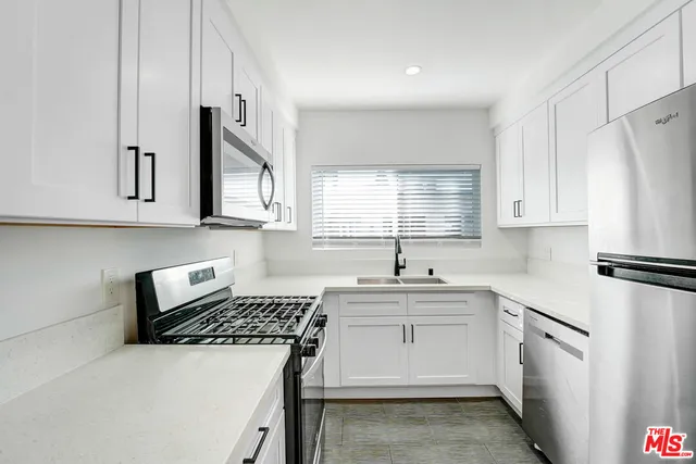 $1,900 | 317 South Kenmore Avenue, Unit 16, Los Angeles, CA 90020