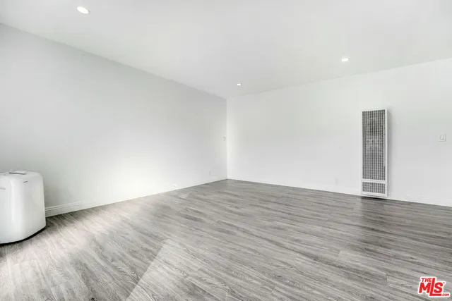 $1,900 | 317 South Kenmore Avenue, Unit 16, Los Angeles, CA 90020