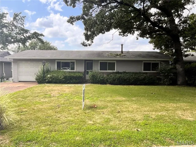 $189,900 | 745 Montego Drive, Crestwood, MO 63126