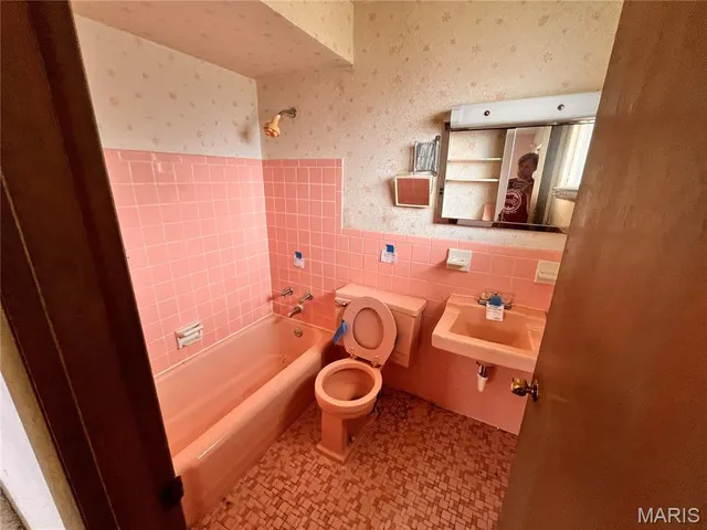 $189,900 | 745 Montego Drive, Crestwood, MO 63126