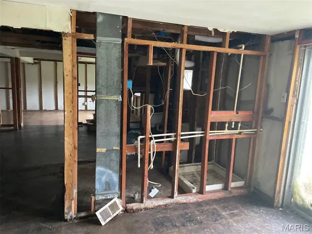 $189,900 | 745 Montego Drive, Crestwood, MO 63126