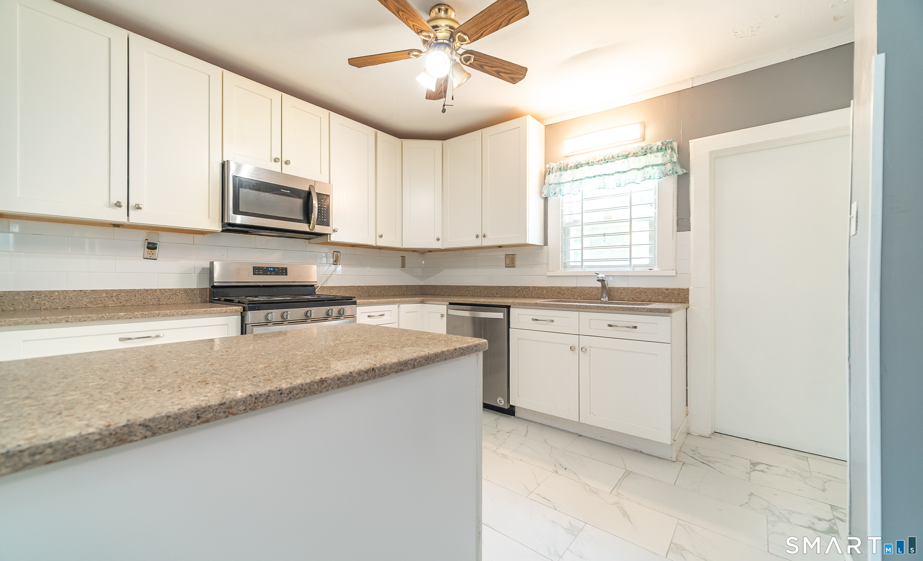199 Woodend Road Stratford, CT 06615 - Photo 9 of 32