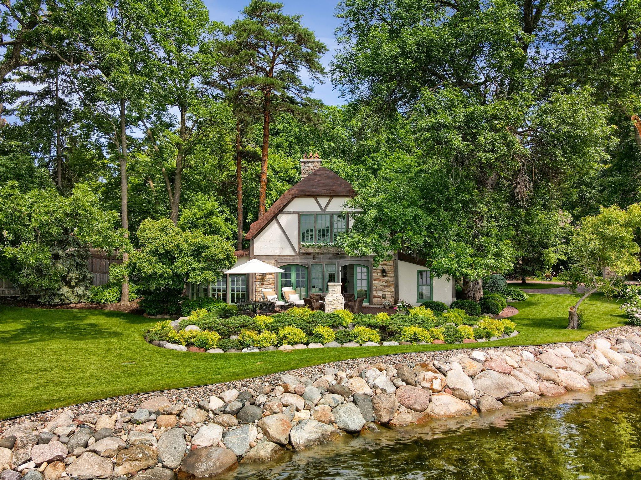 620 Bushaway Road Wayzata, MN 55391 - Photo 1 of 58 Gallery Image 1