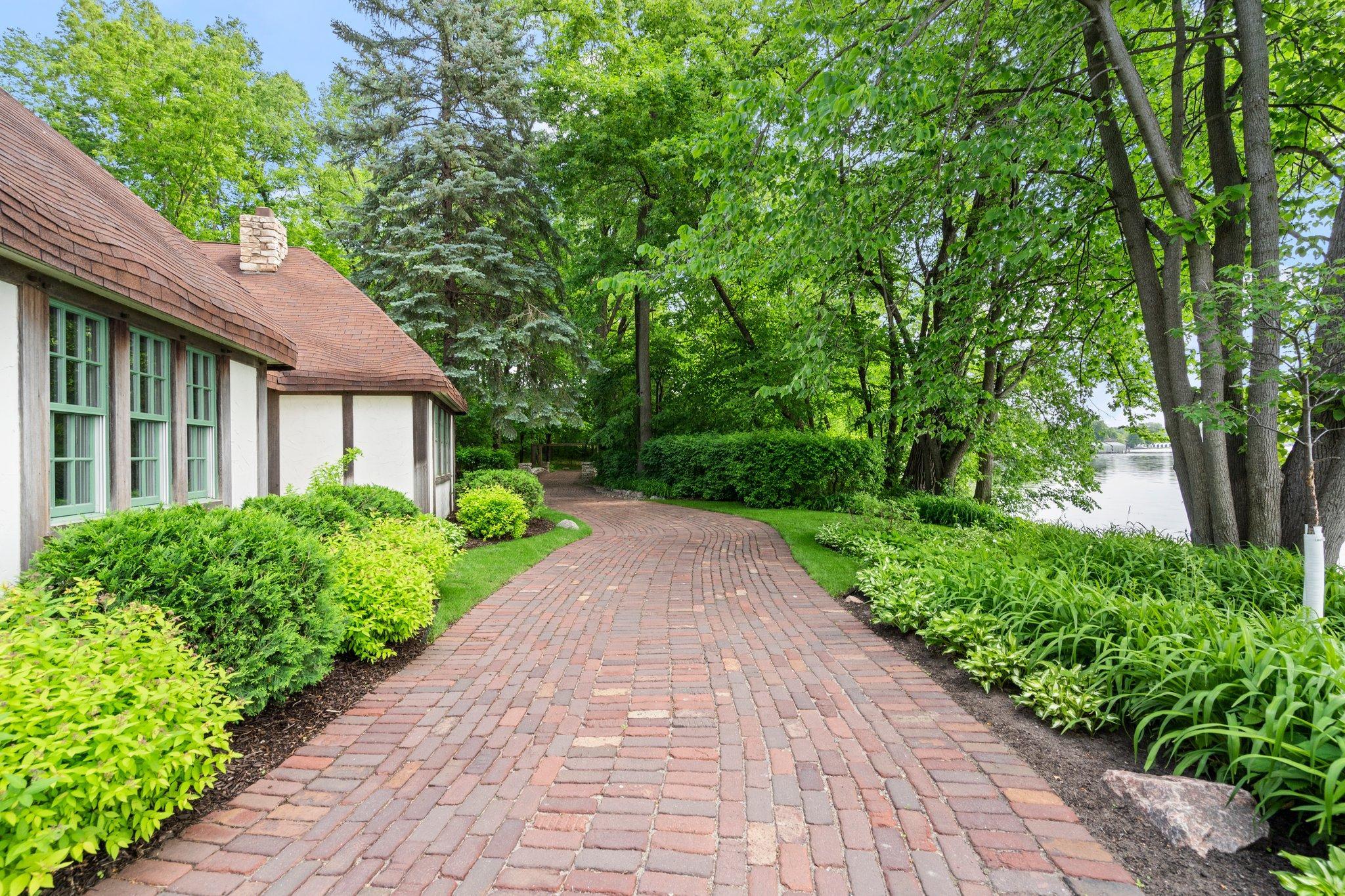 620 Bushaway Road Wayzata, MN 55391 - Photo 11 of 58 Gallery Image 11
