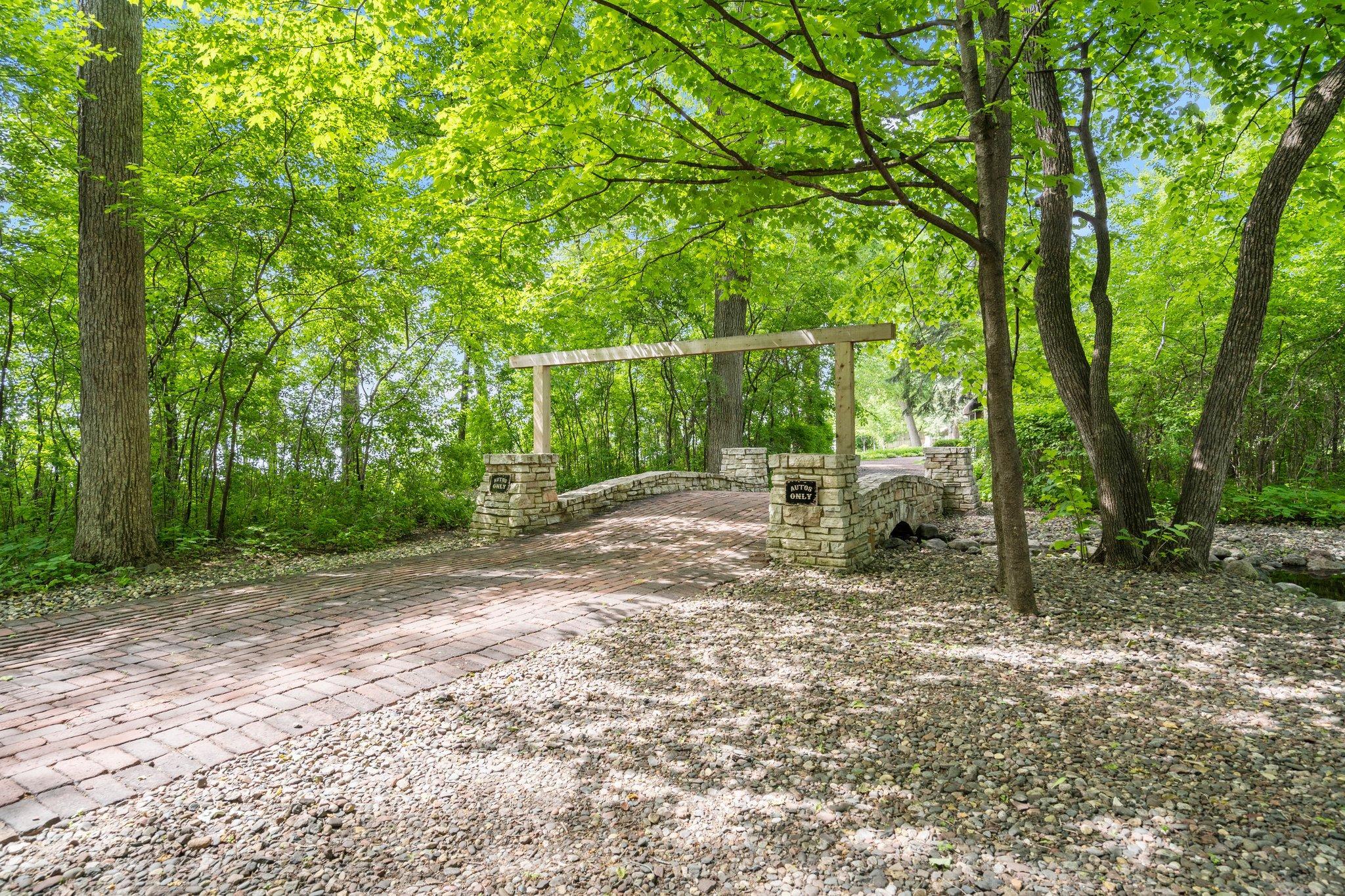 620 Bushaway Road Wayzata, MN 55391 - Photo 9 of 58 Gallery Image 9