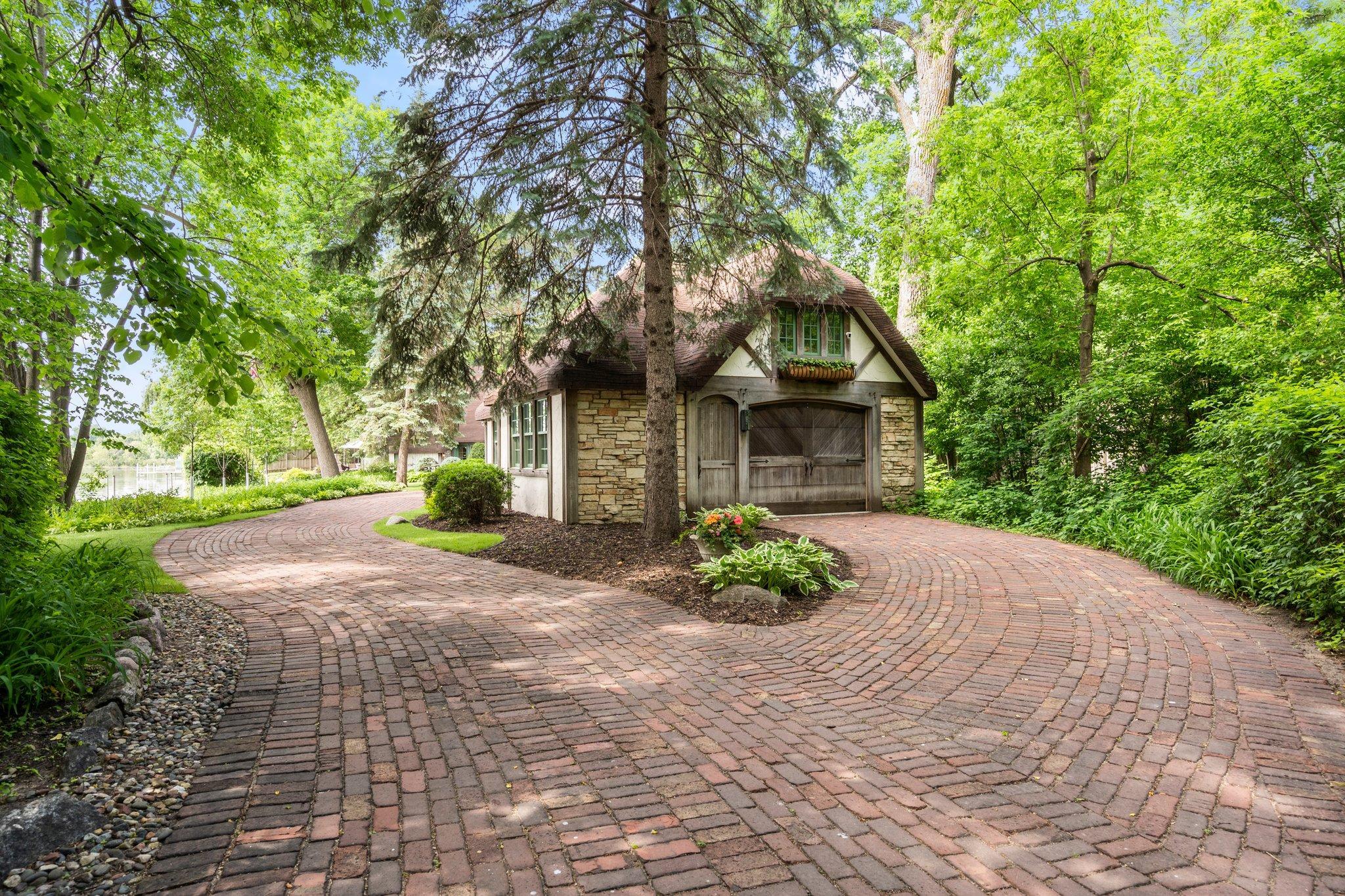620 Bushaway Road Wayzata, MN 55391 - Photo 10 of 58 Gallery Image 10