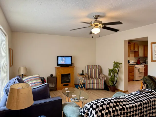 $260,000 | 418 6th Street, Manistee, MI 49660