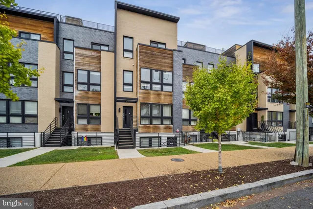 $3,900 | 2724 12th Street Northeast, Unit 6, Washington, DC 20018