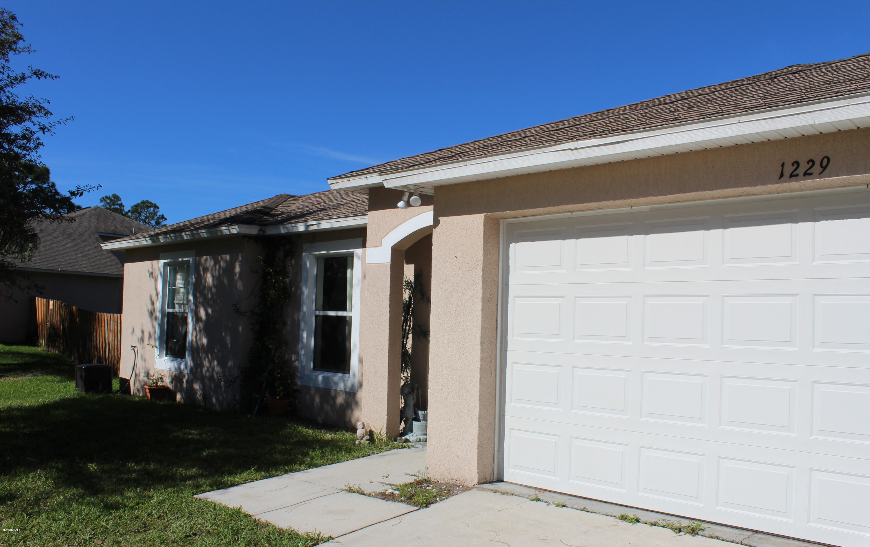 1229 Gerrity Street Southwest Palm Bay, FL 32908 - Photo 2 of 28 2
