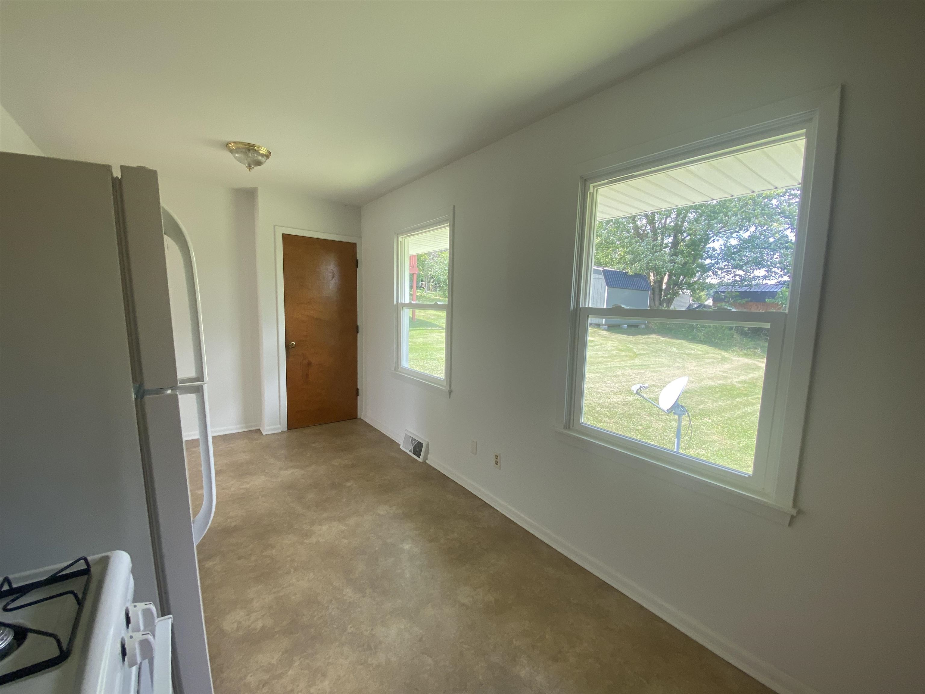 214 Surrey Road Staunton, VA 24401 - Photo 9 of 30 Gallery Image 9