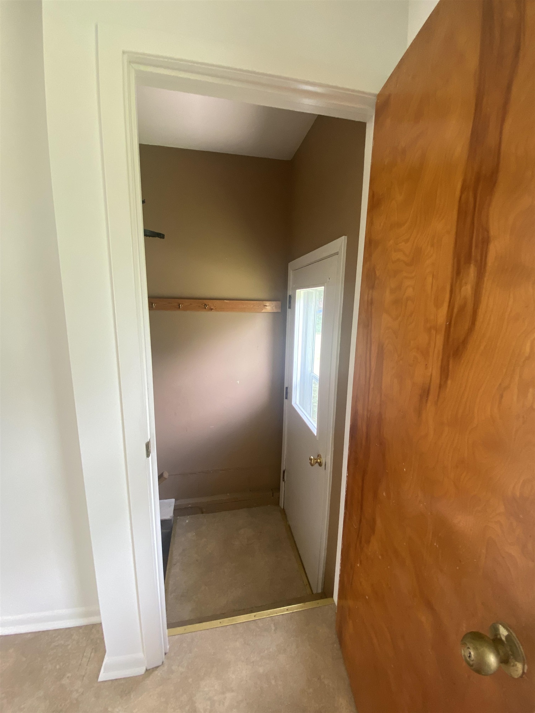 214 Surrey Road Staunton, VA 24401 - Photo 10 of 30 Gallery Image 10