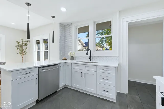 $392,000 | 551 East 40th Street, Indianapolis, IN 46205