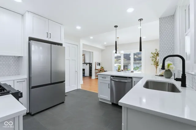 $392,000 | 551 East 40th Street, Indianapolis, IN 46205