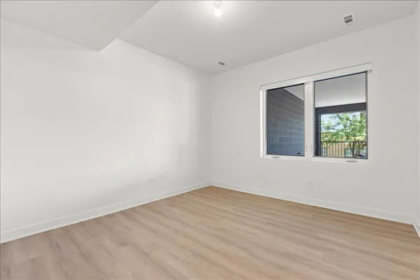 $4,435 | 1801 West Grand Avenue, Unit 402, Chicago, IL 60622