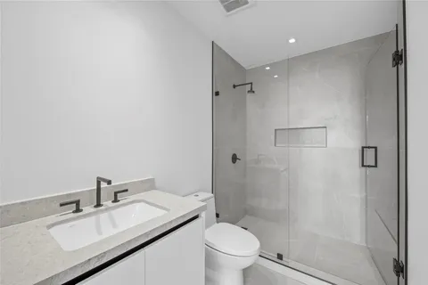 $3,095,000 | 160 Isle Of Venice Drive, Unit 302, Fort Lauderdale, FL 33301