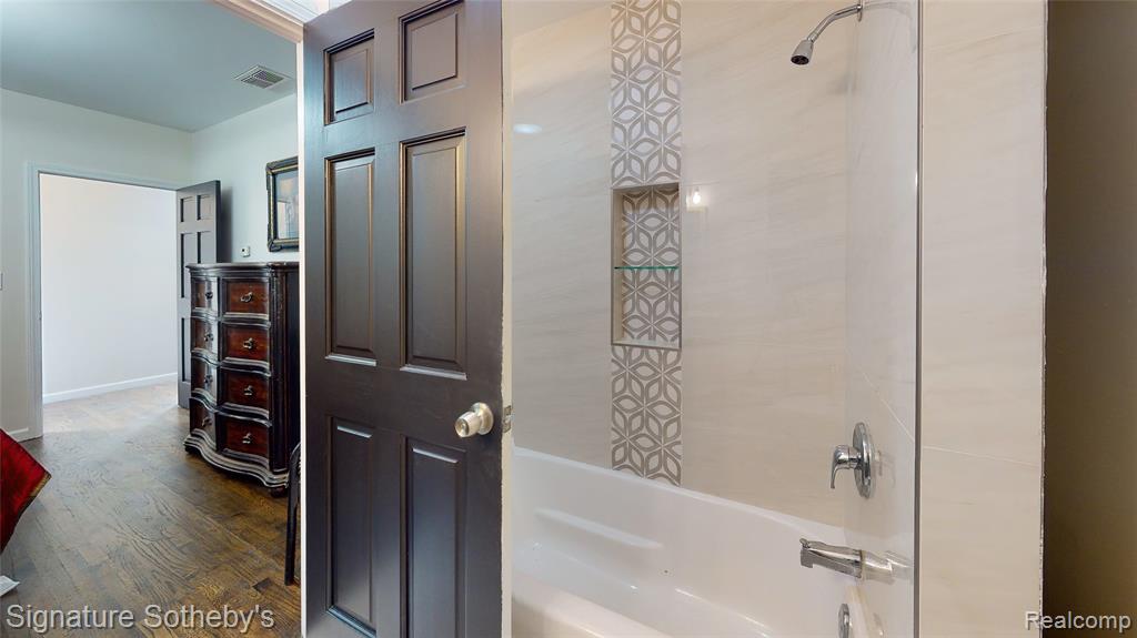 2002 Ridgemont Road Grosse Pointe, MI 48236 - Photo 14 of 37