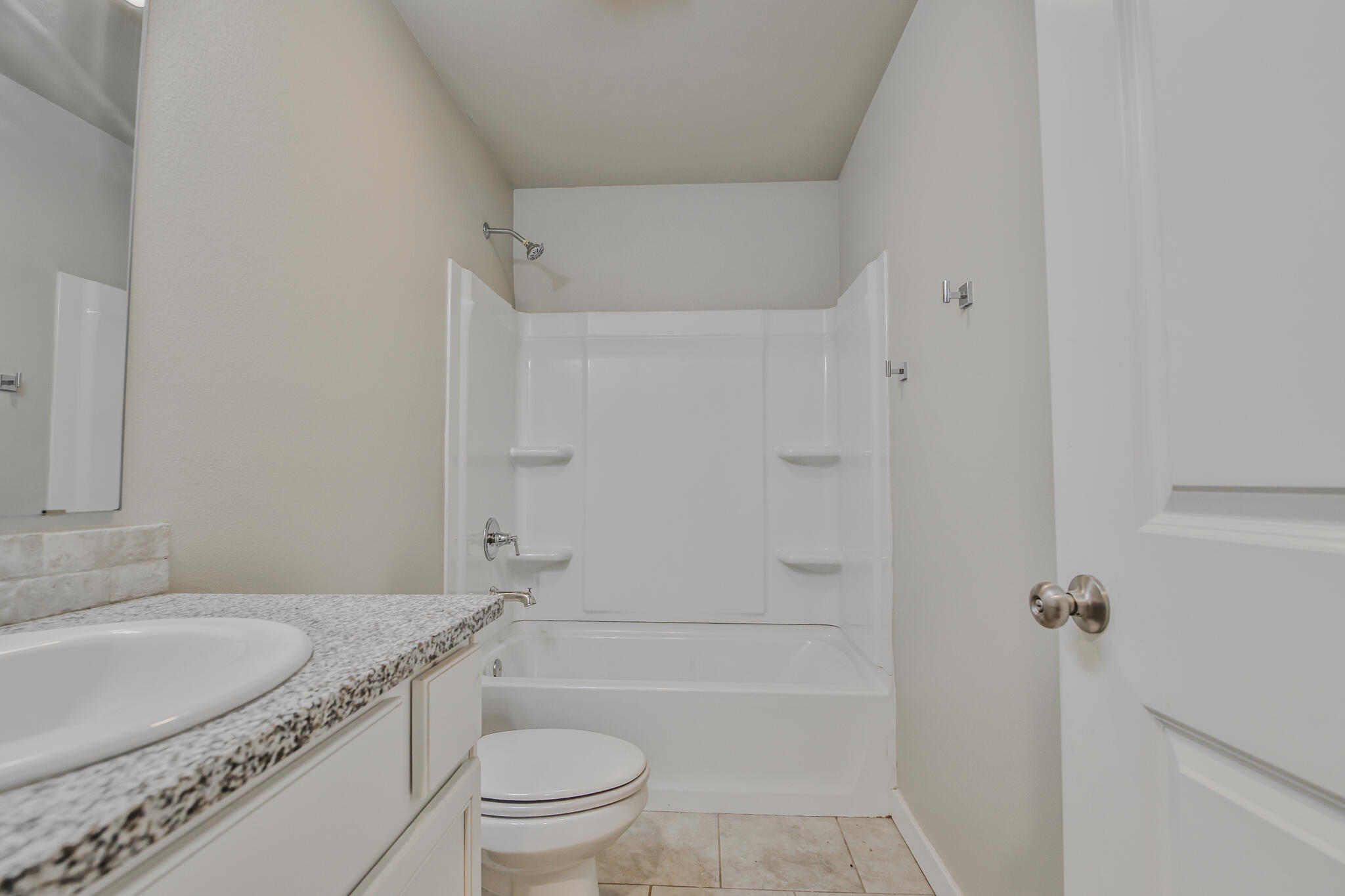 13407 Avenue R Lubbock, TX 79423 - Photo 16 of 20 13407 Ave R - Bath 2
