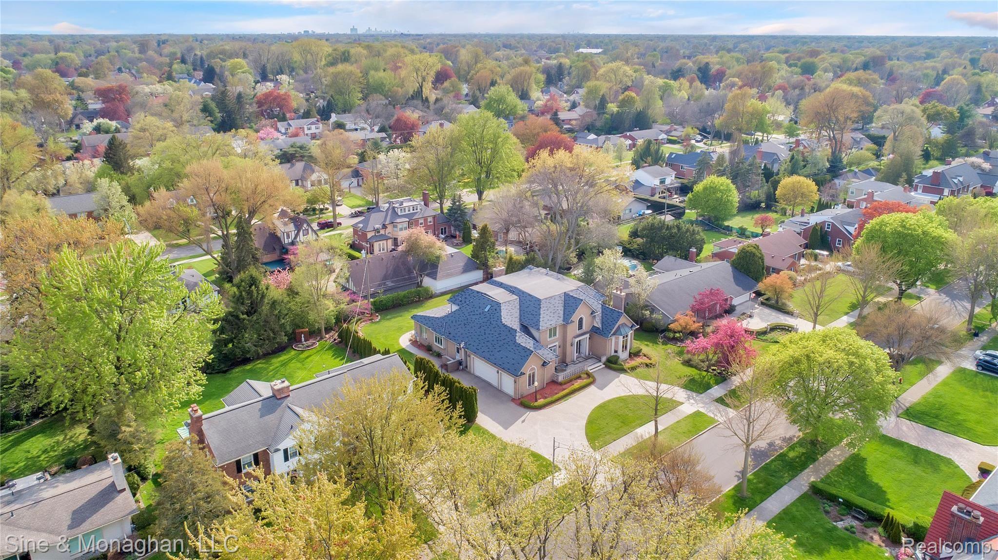 45 Roslyn Road Grosse Pointe, MI 48236 - Photo 79 of 88 45 Roslyn - HD Drone Photography-15.jpg