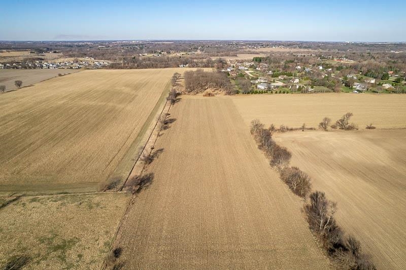 9202 Town Hall Road Belvidere, IL 61008 - Photo 22 of 39 an aerial view of beach and city