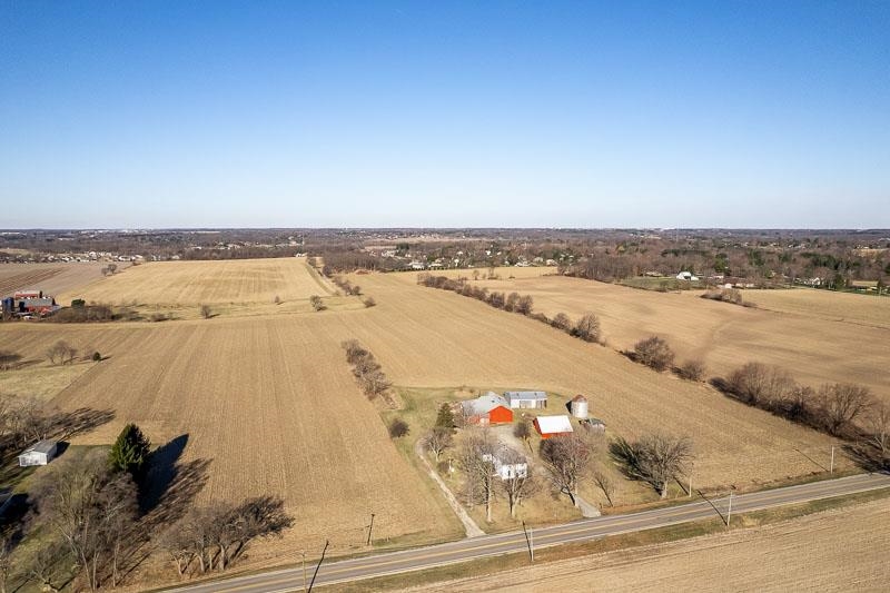 9202 Town Hall Road Belvidere, IL 61008 - Photo 3 of 39 a view of an ocean and beach