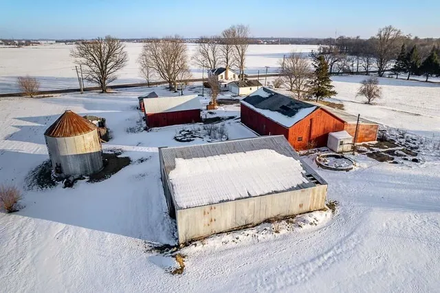 $1,599,000 | 9202 Town Hall Road, Belvidere, IL 61008