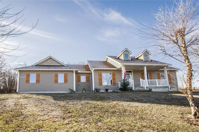 $545,000 | 2312 Southeast Rattle Snake Hill, Butler, MO 64730