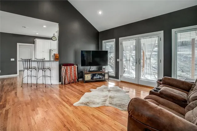 $545,000 | 2312 Southeast Rattle Snake Hill, Butler, MO 64730