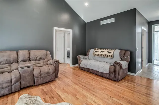 $545,000 | 2312 Southeast Rattle Snake Hill, Butler, MO 64730