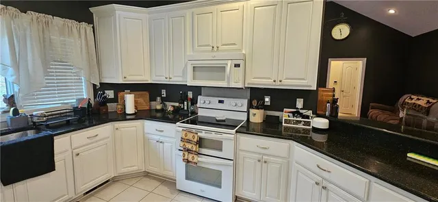 $550,000 | 2312 Southeast Rattle Snake Hill, Butler, MO 64730