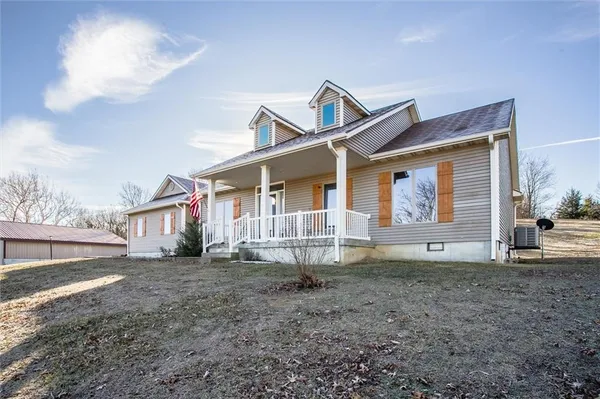 $540,000 | 2312 Southeast Rattle Snake Hill, Butler, MO 64730