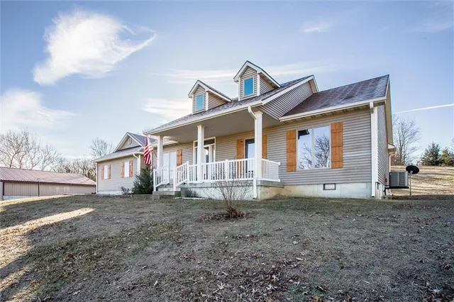$545,000 | 2312 Southeast Rattle Snake Hill, Butler, MO 64730