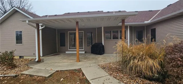 $550,000 | 2312 Southeast Rattle Snake Hill, Butler, MO 64730