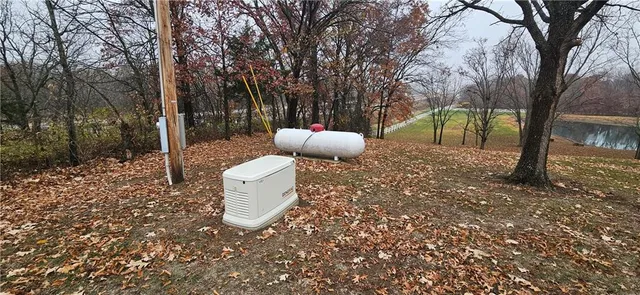 $550,000 | 2312 Southeast Rattle Snake Hill, Butler, MO 64730