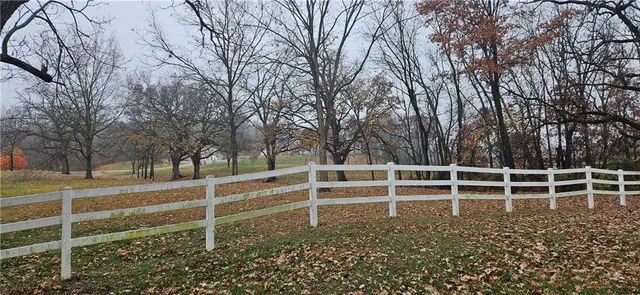 $550,000 | 2312 Southeast Rattle Snake Hill, Butler, MO 64730
