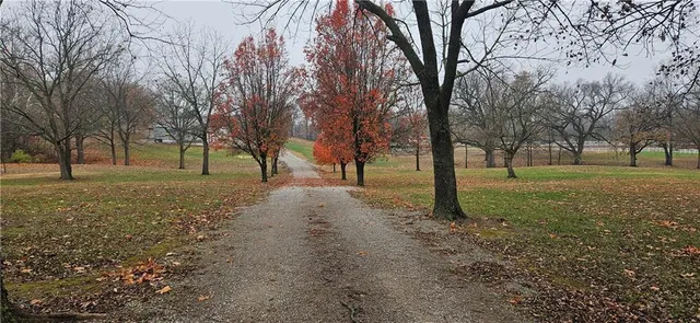 $550,000 | 2312 Southeast Rattle Snake Hill, Butler, MO 64730